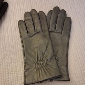Charter Club Gray Leather Gloves